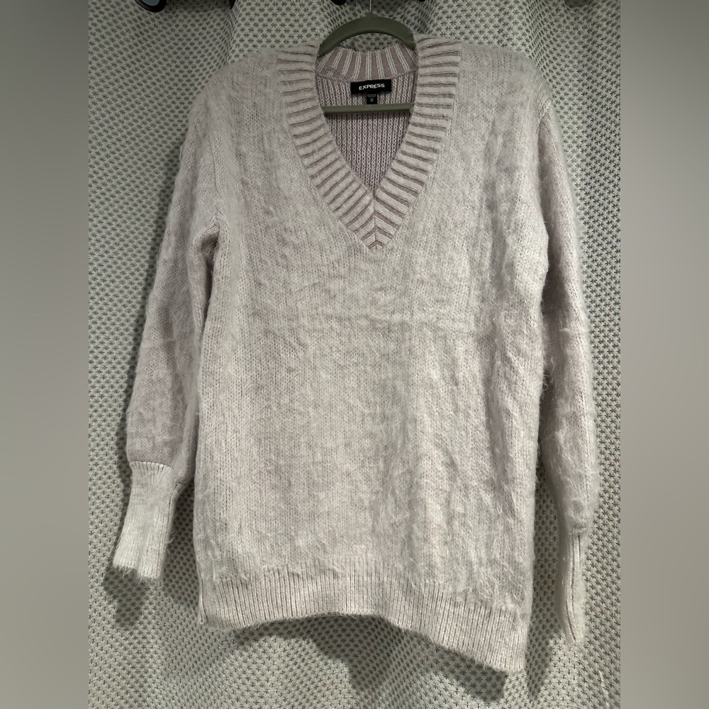 Express fuzzy purple oversized sweater - Picture 3 of 7